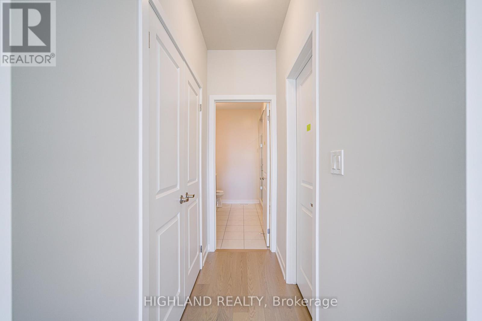 1179 Dartmouth Crescent, Oakville, Ontario  L6H 8C3 - Photo 20 - W12473550