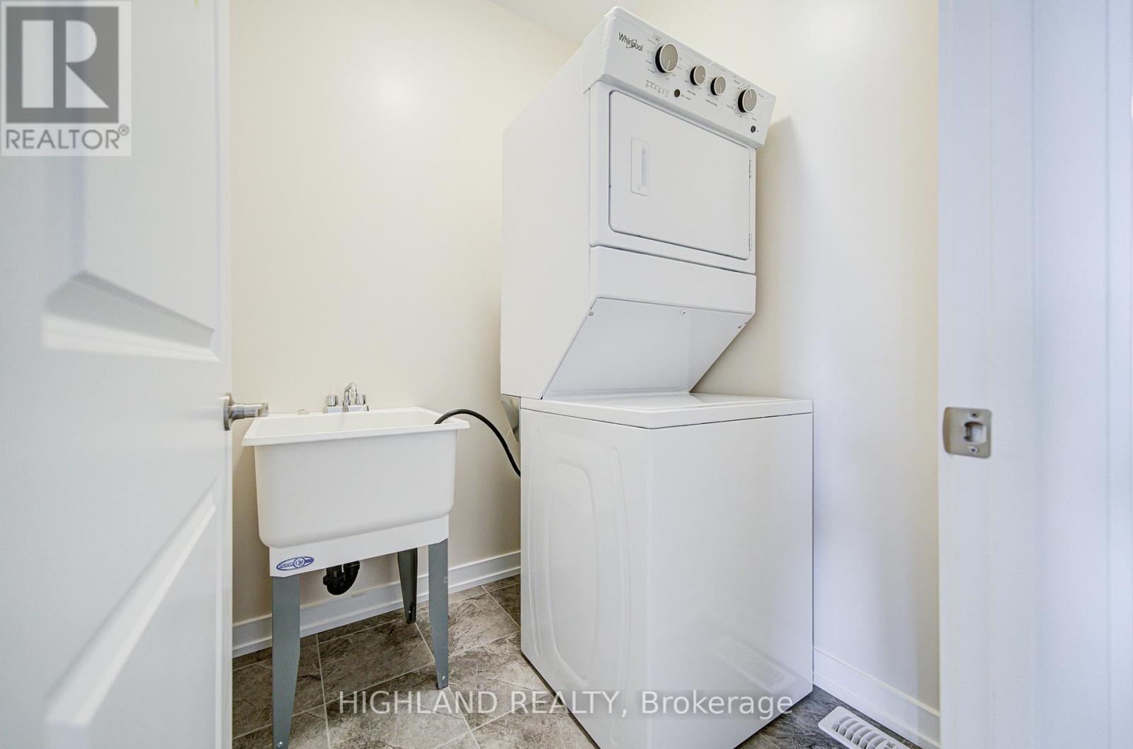 1179 Dartmouth Crescent, Oakville, Ontario  L6H 8C3 - Photo 23 - W12473550