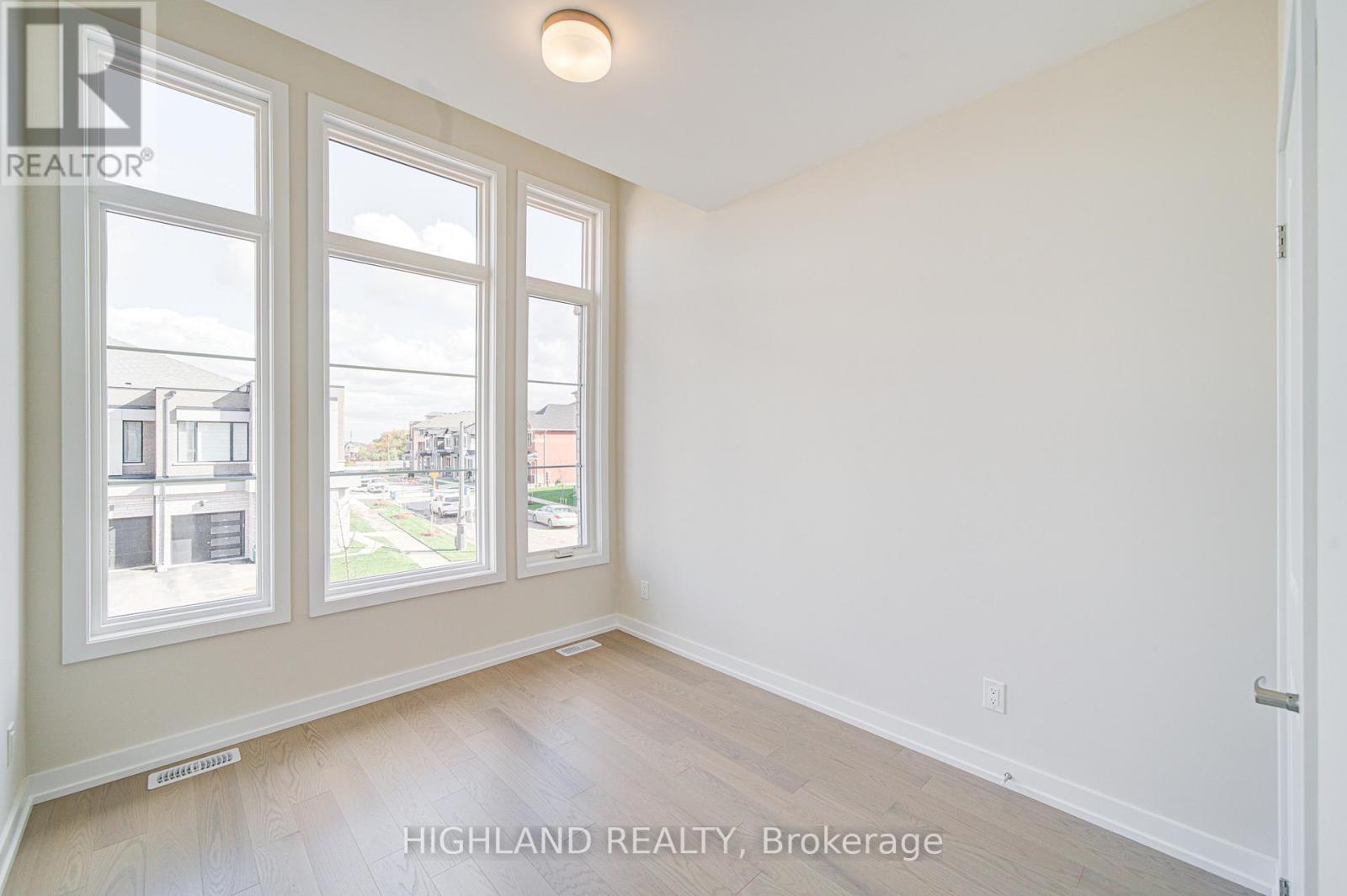 1179 Dartmouth Crescent, Oakville, Ontario  L6H 8C3 - Photo 24 - W12473550