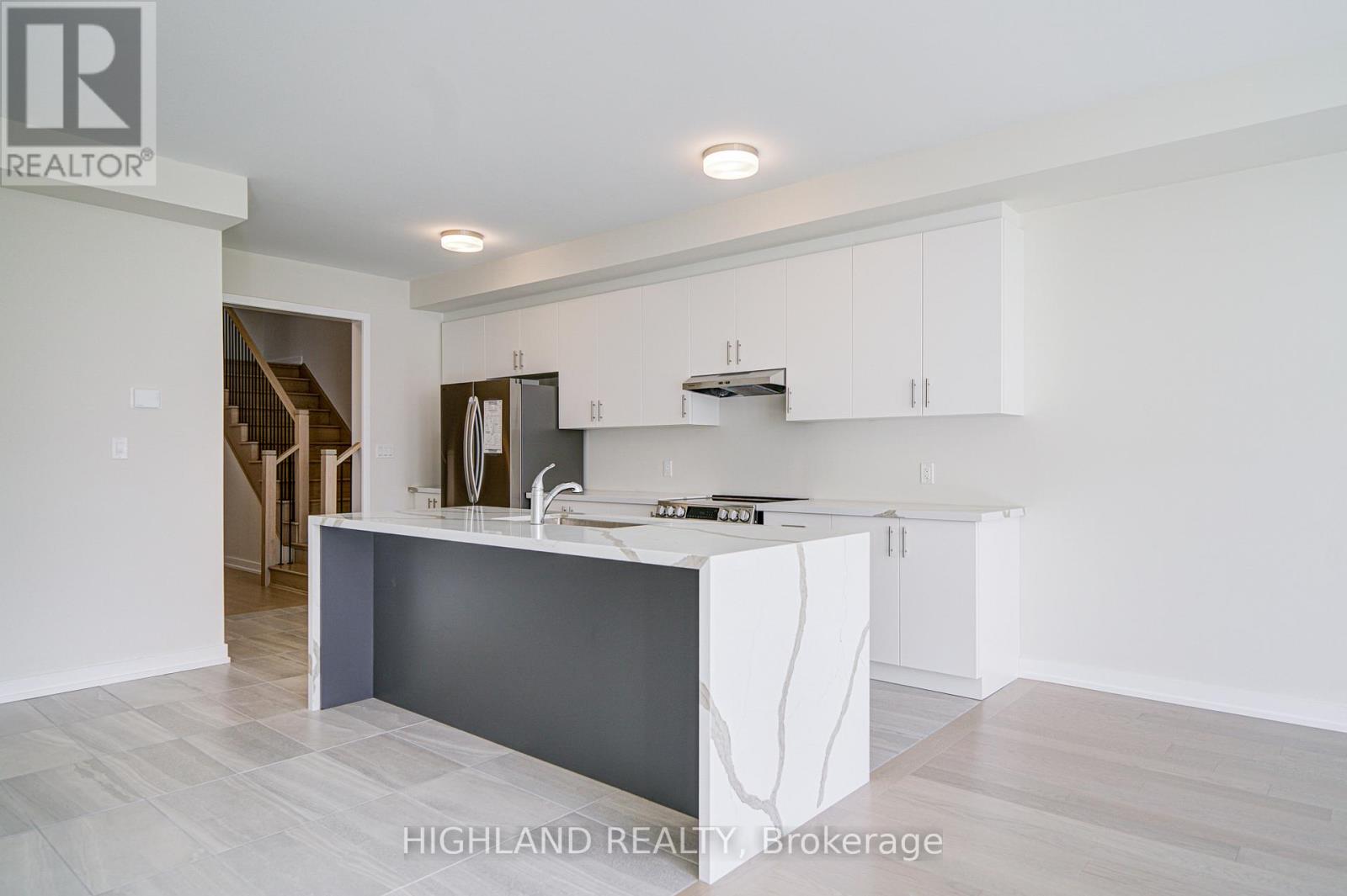 1179 Dartmouth Crescent, Oakville, Ontario  L6H 8C3 - Photo 6 - W12473550