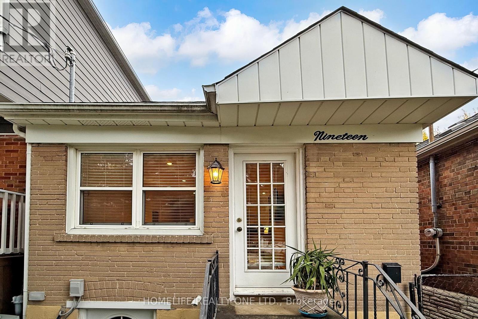 19 Morland Road S, Toronto, Ontario  M6S 2M7 - Photo 2 - W12473551