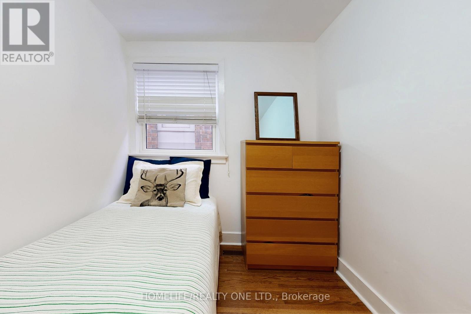 19 Morland Road S, Toronto, Ontario  M6S 2M7 - Photo 21 - W12473551