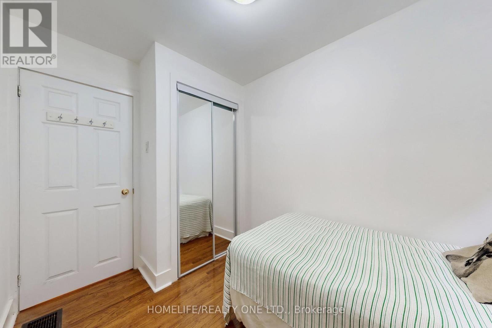 19 Morland Road S, Toronto, Ontario  M6S 2M7 - Photo 22 - W12473551