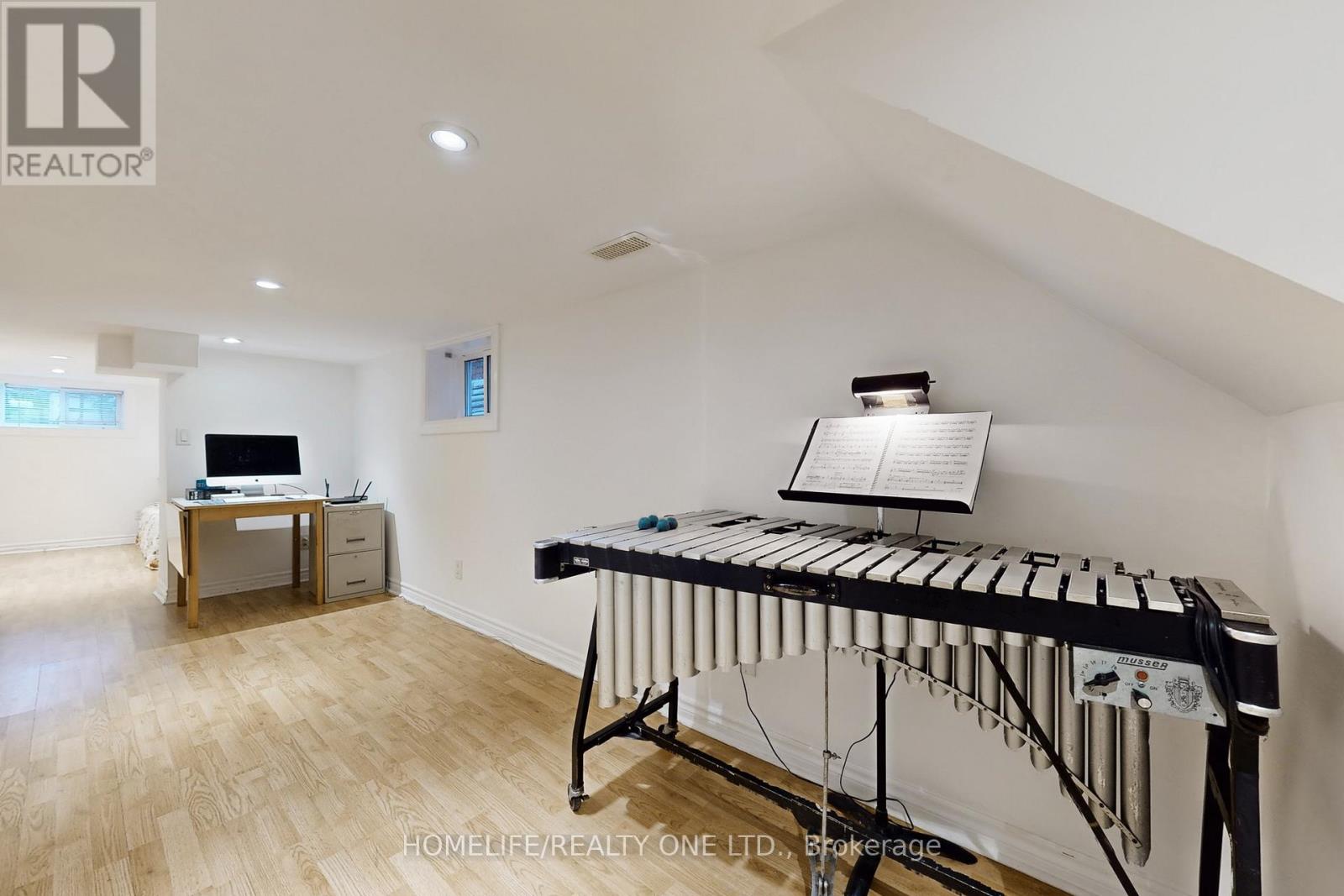 19 Morland Road S, Toronto, Ontario  M6S 2M7 - Photo 24 - W12473551