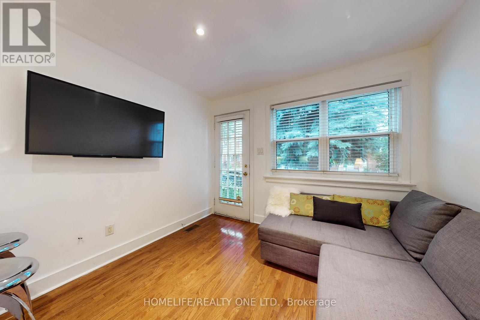19 Morland Road S, Toronto, Ontario  M6S 2M7 - Photo 8 - W12473551