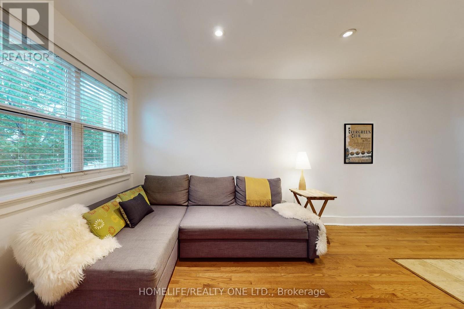 19 Morland Road S, Toronto, Ontario  M6S 2M7 - Photo 9 - W12473551