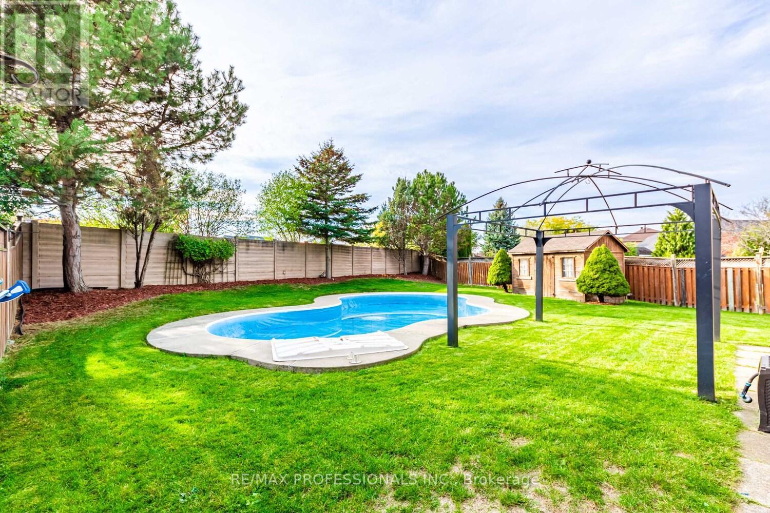 62 Banington Crescent, Brampton, Ontario  L7A 1G3 - Photo 18 - W12473554