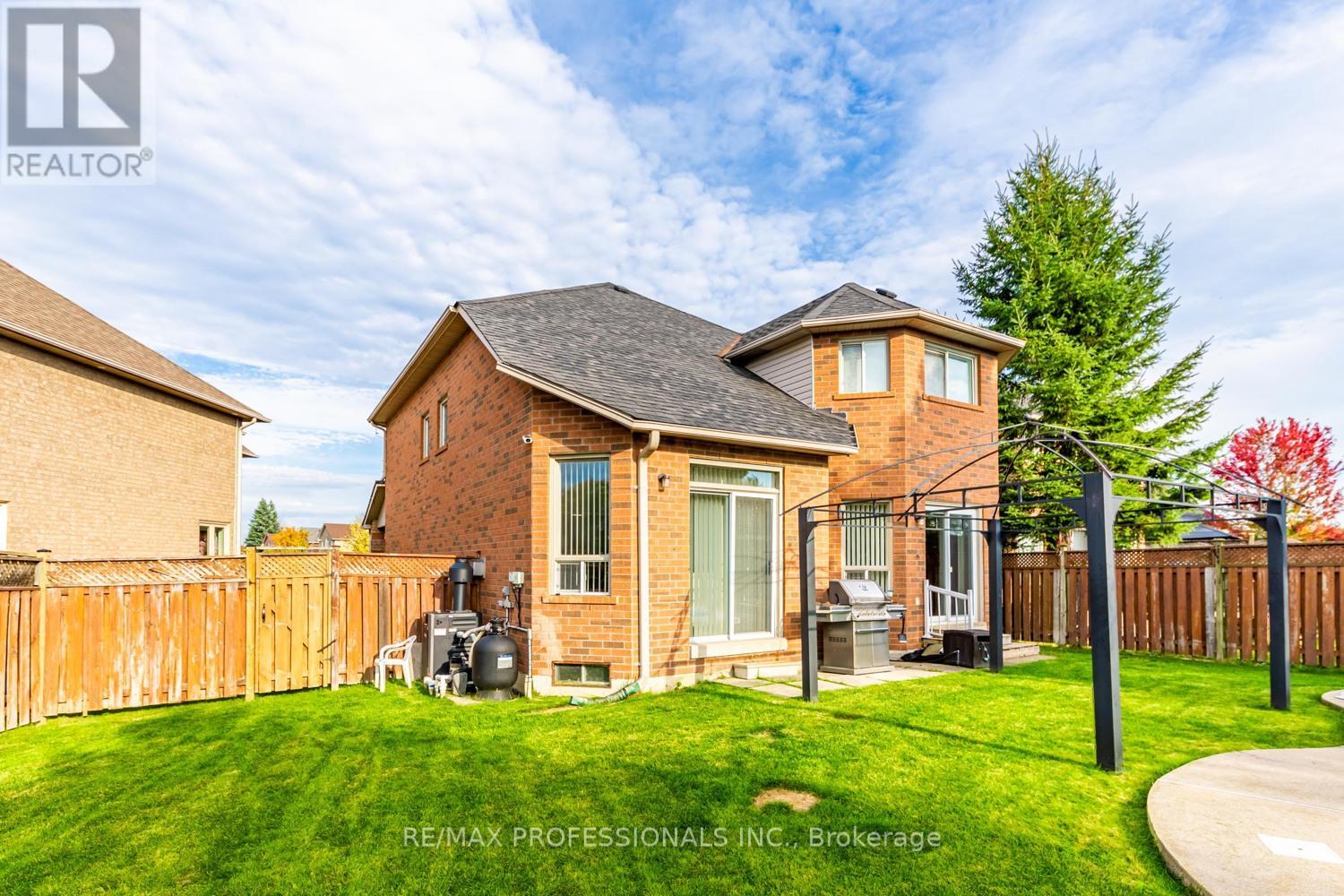 62 Banington Crescent, Brampton, Ontario  L7A 1G3 - Photo 20 - W12473554