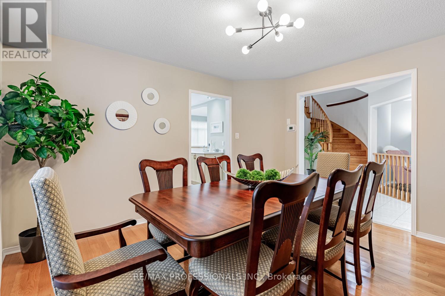 62 Banington Crescent, Brampton, Ontario  L7A 1G3 - Photo 7 - W12473554