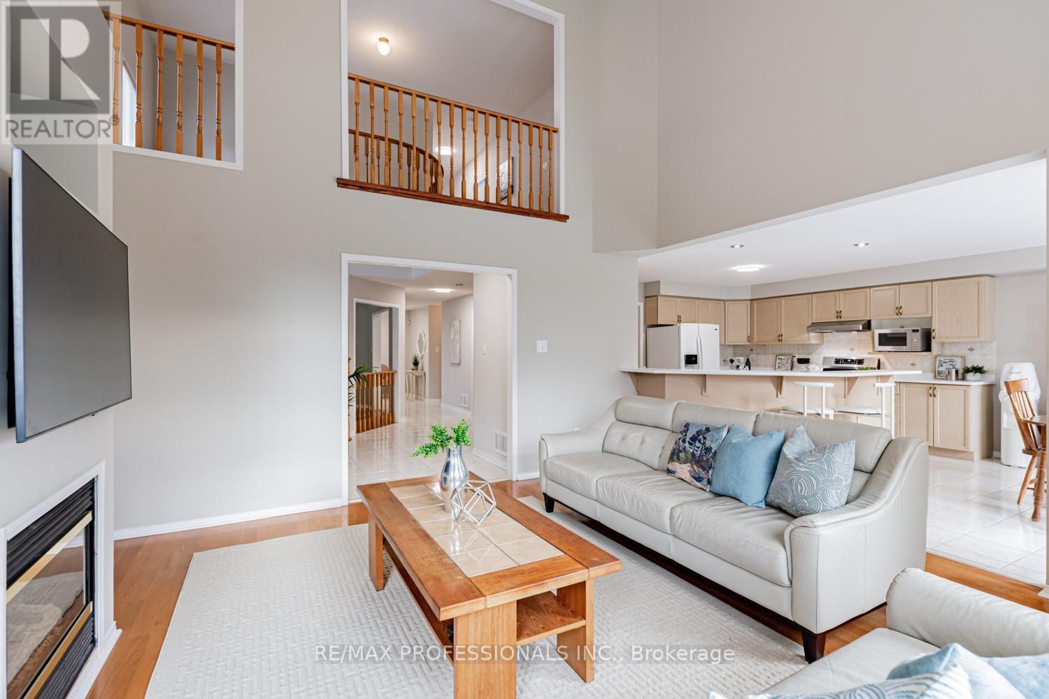 62 Banington Crescent, Brampton, Ontario  L7A 1G3 - Photo 9 - W12473554