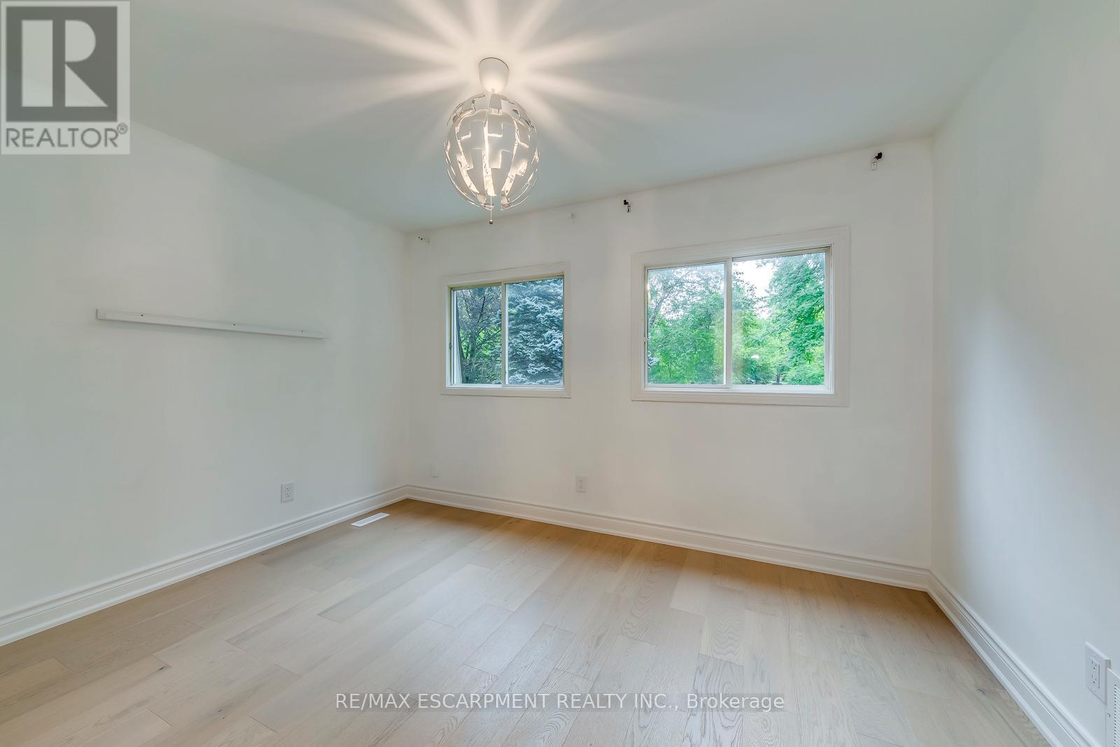 170 Cavendish Court, Oakville, Ontario  L6J 5S2 - Photo 31 - W12473569