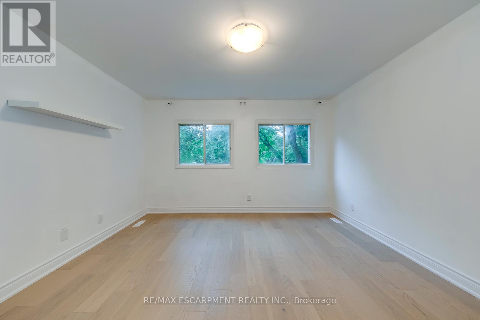 170 Cavendish Court, Oakville, Ontario  L6J 5S2 - Photo 34 - W12473569