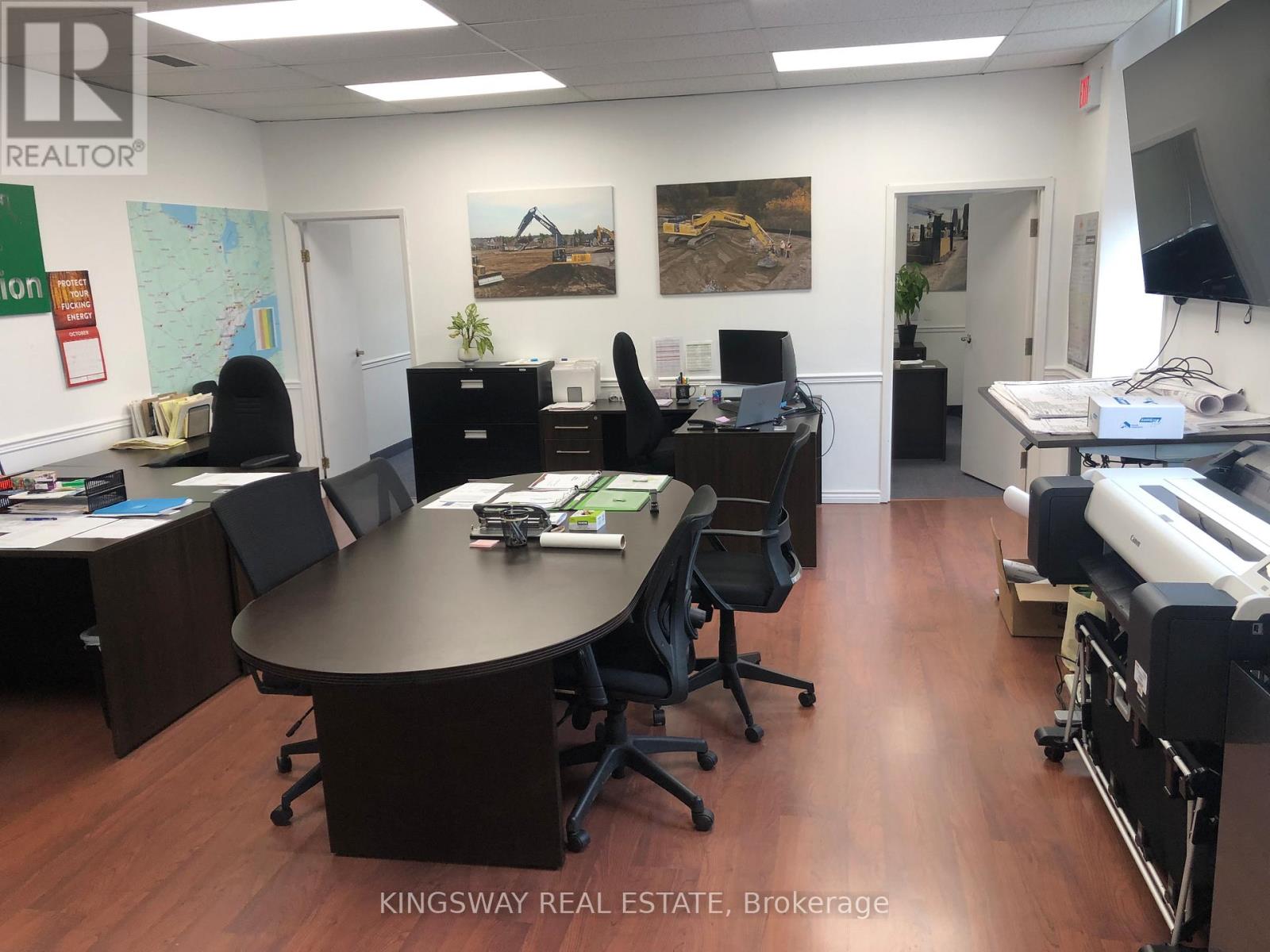 203 - 251 Main Street, Milton, Ontario  L9T 1P1 - Photo 4 - W12473571