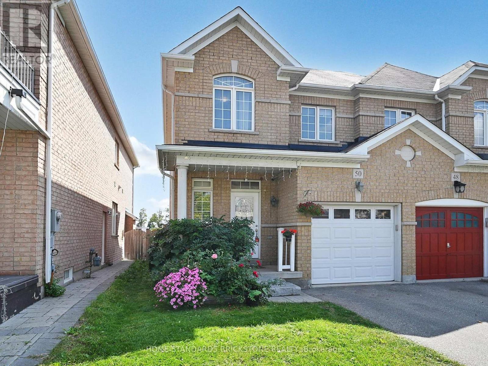 50 Versailles Crescent, Brampton, Ontario  L6P 3J9 - Photo 2 - W12473576