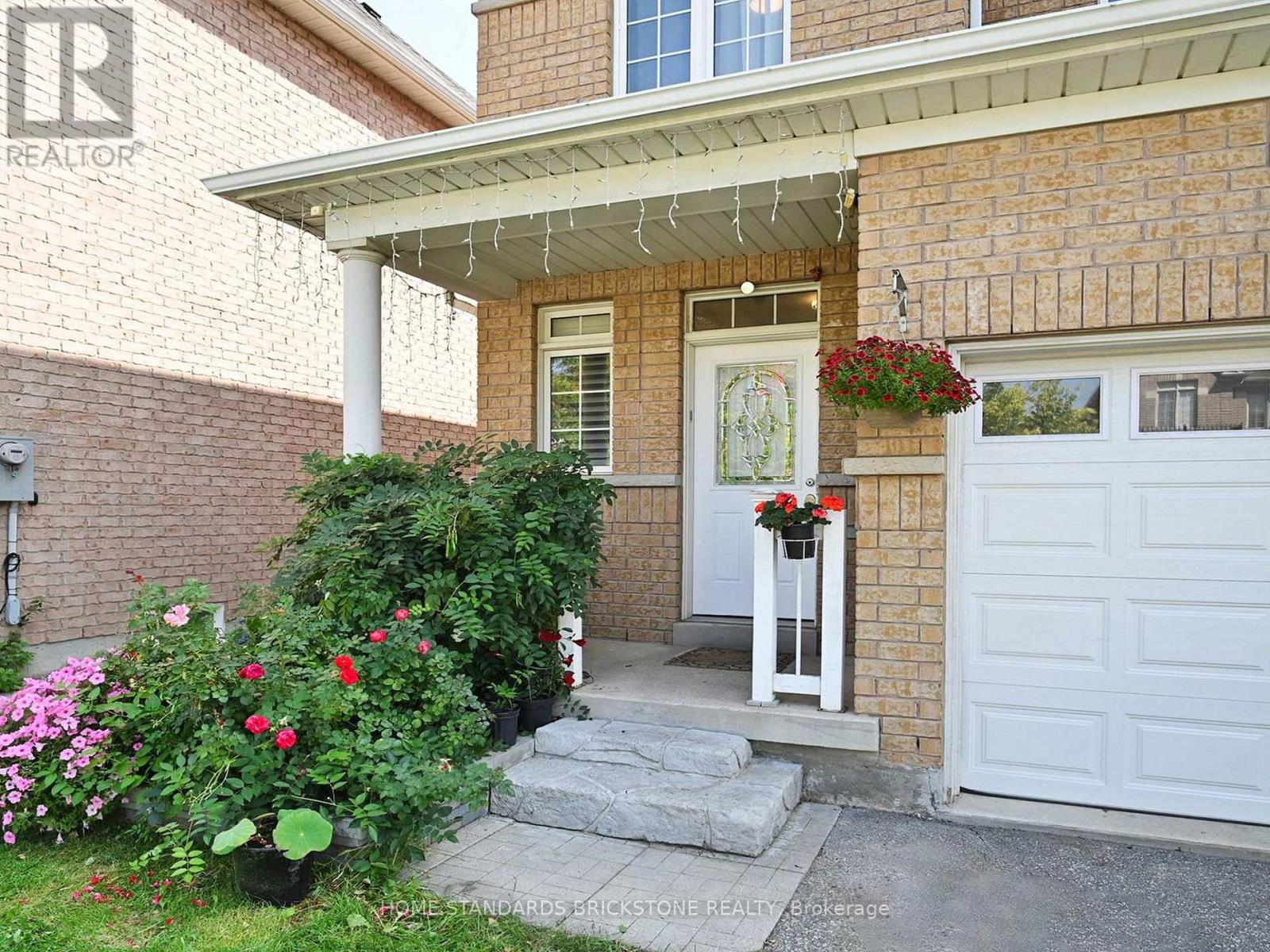 50 Versailles Crescent, Brampton, Ontario  L6P 3J9 - Photo 5 - W12473576