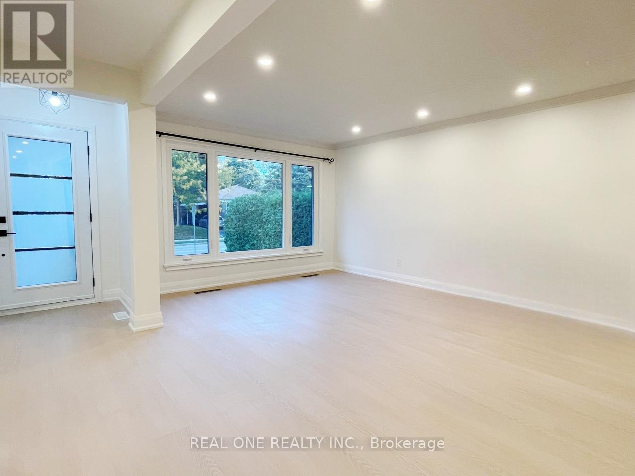 1 - 2116 Mountainside Drive, Burlington, Ontario  L7P 1B2 - Photo 1 - W12473588