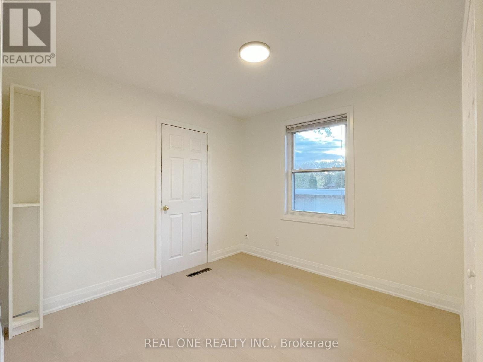 1 - 2116 Mountainside Drive, Burlington, Ontario  L7P 1B2 - Photo 10 - W12473588