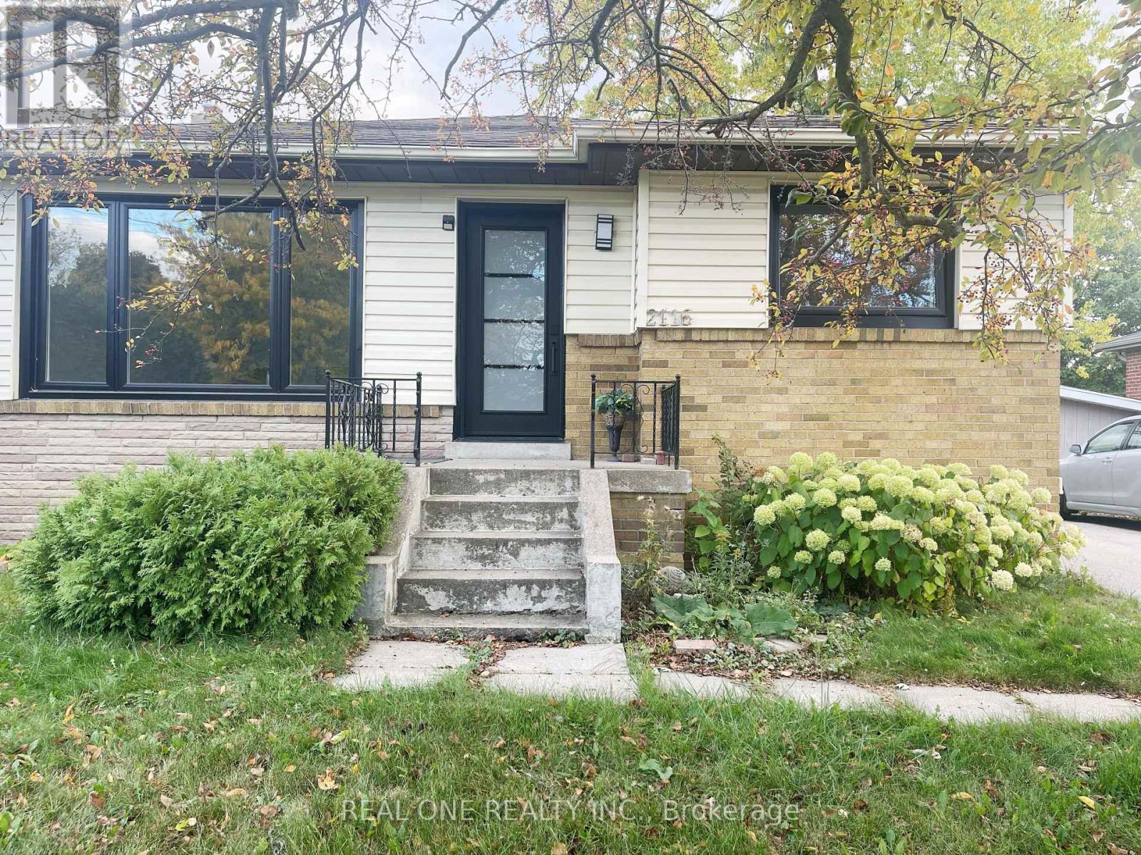 1 - 2116 Mountainside Drive, Burlington, Ontario  L7P 1B2 - Photo 22 - W12473588