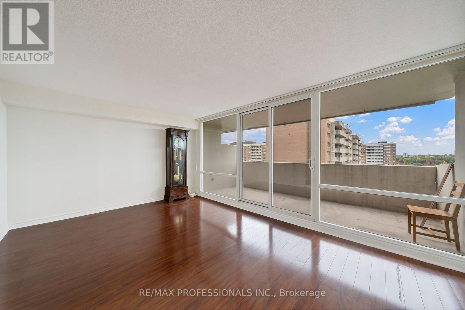 1710 - 270 Scarlett Road, Toronto, Ontario  M6N 4X7 - Photo 12 - W12473597