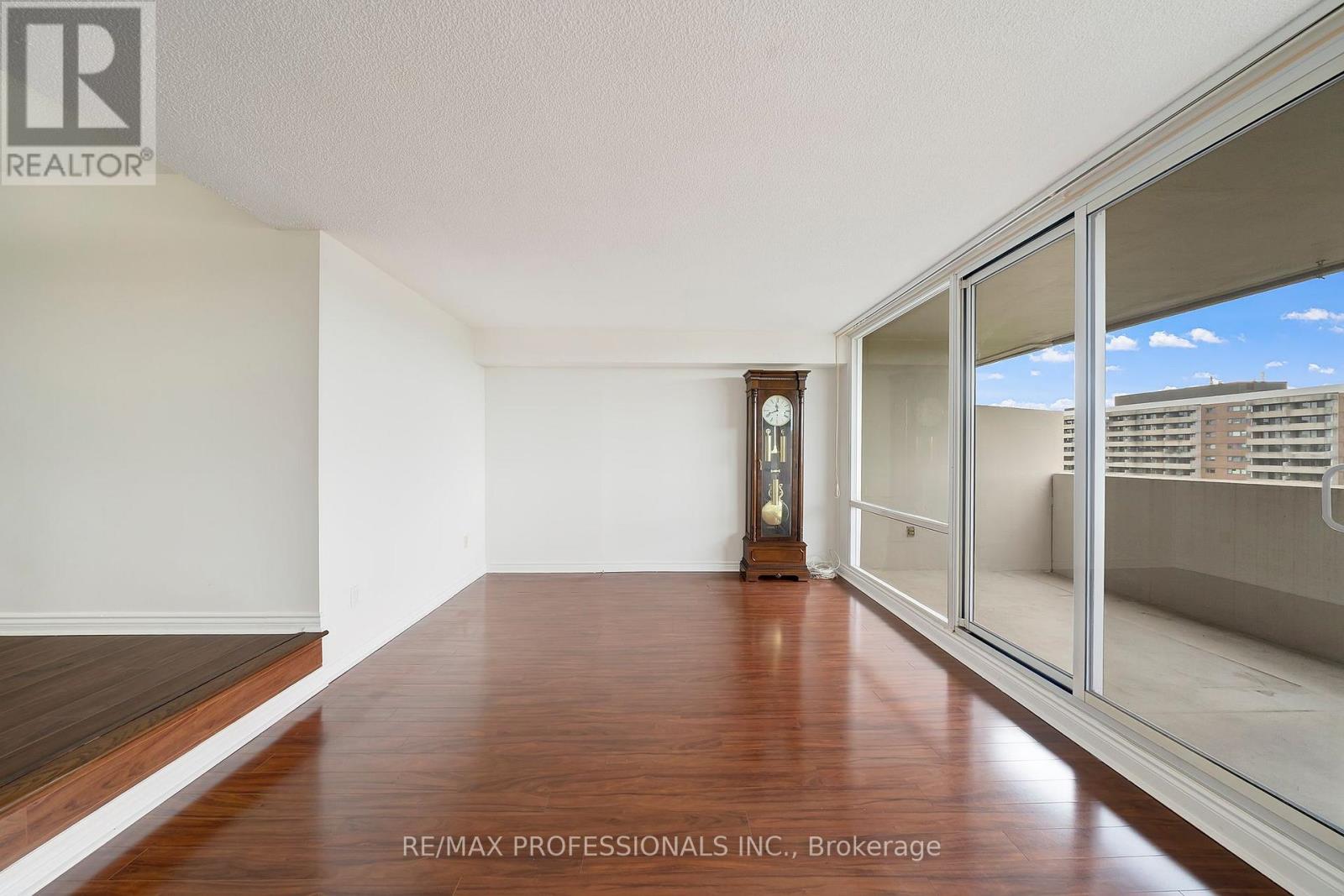 1710 - 270 Scarlett Road, Toronto, Ontario  M6N 4X7 - Photo 13 - W12473597