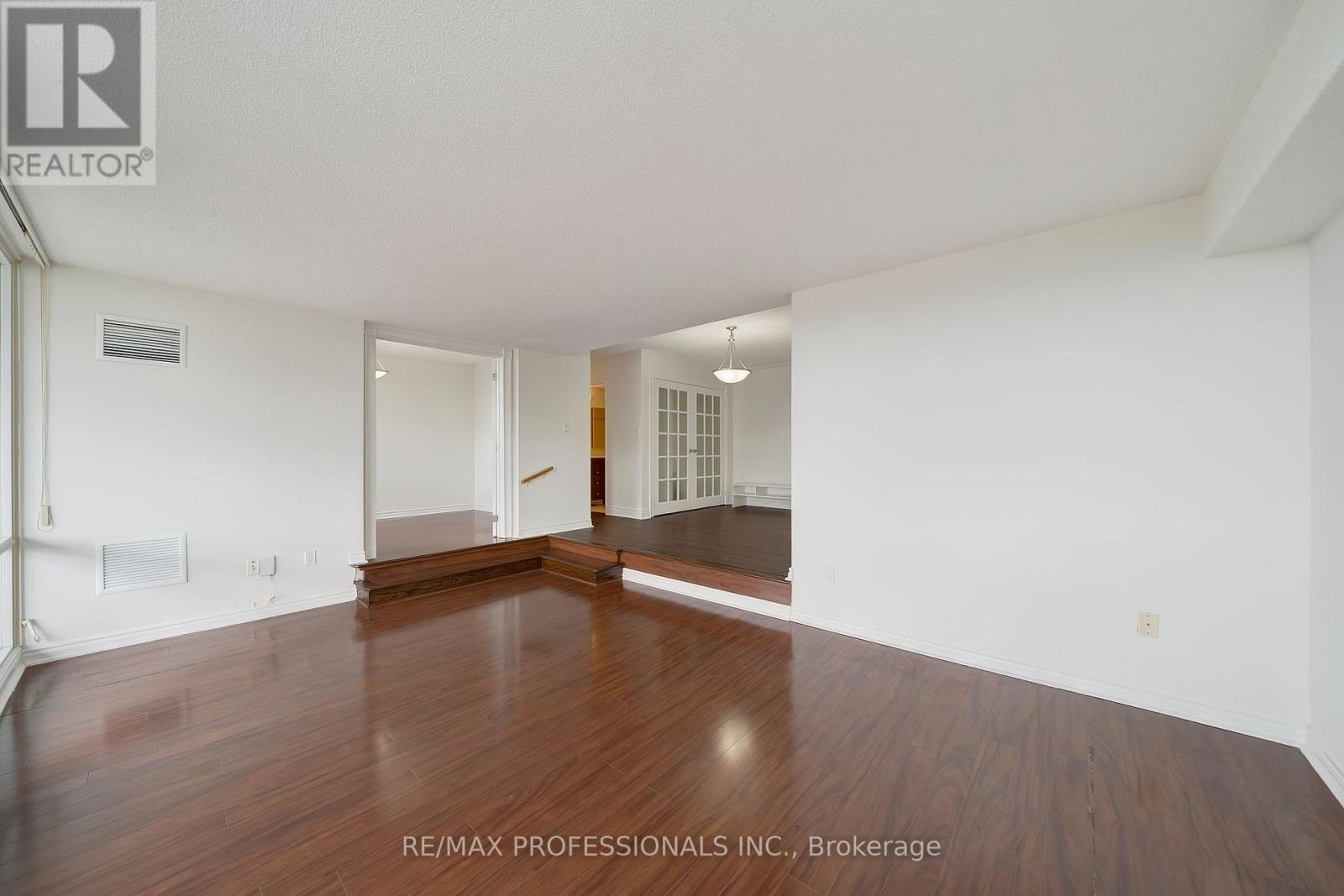 1710 - 270 Scarlett Road, Toronto, Ontario  M6N 4X7 - Photo 15 - W12473597