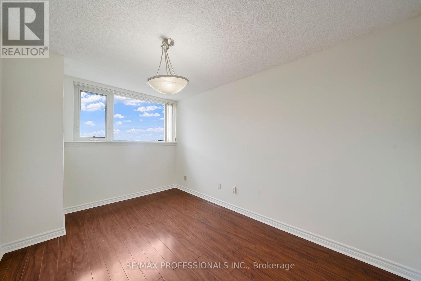 1710 - 270 Scarlett Road, Toronto, Ontario  M6N 4X7 - Photo 16 - W12473597
