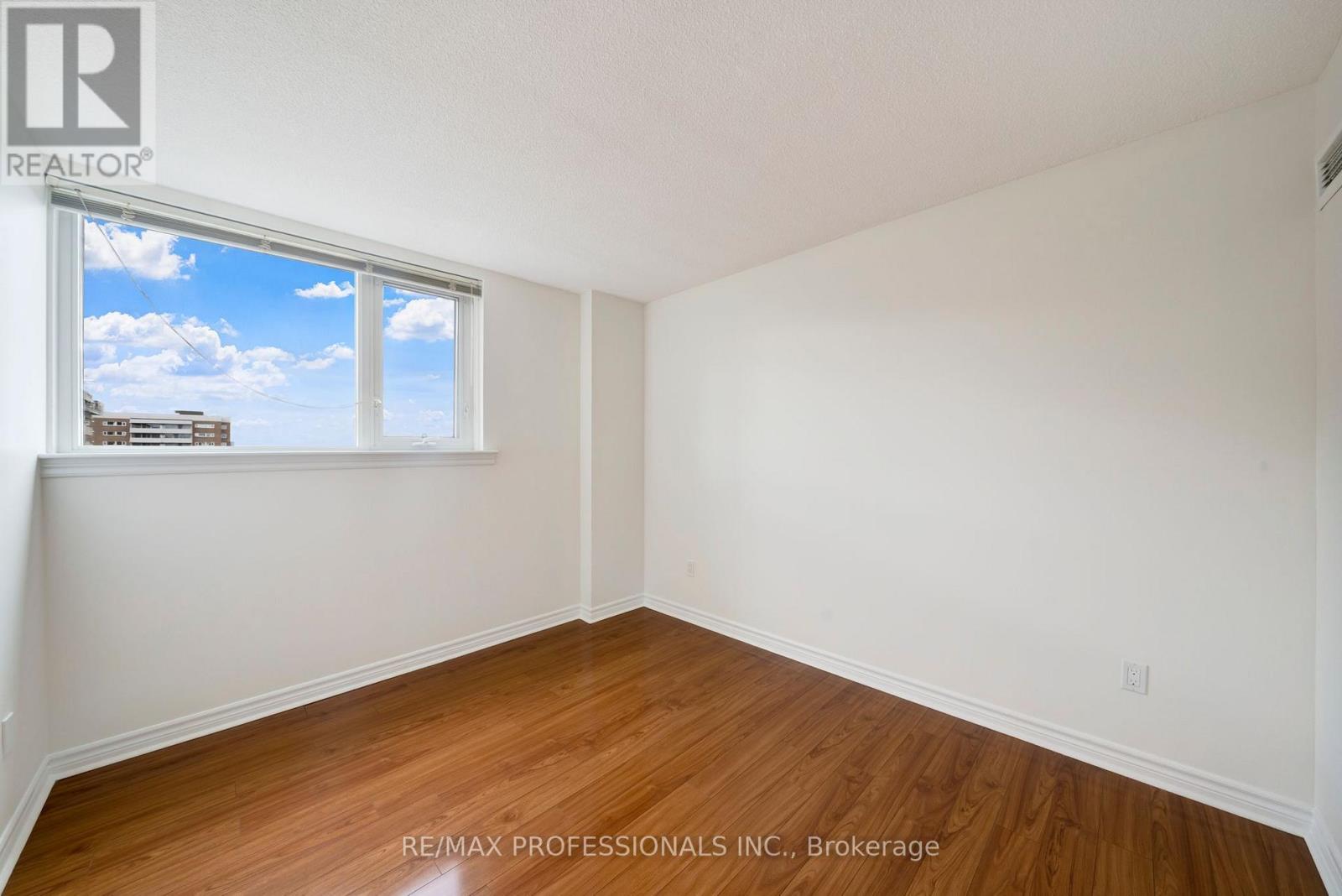 1710 - 270 Scarlett Road, Toronto, Ontario  M6N 4X7 - Photo 20 - W12473597