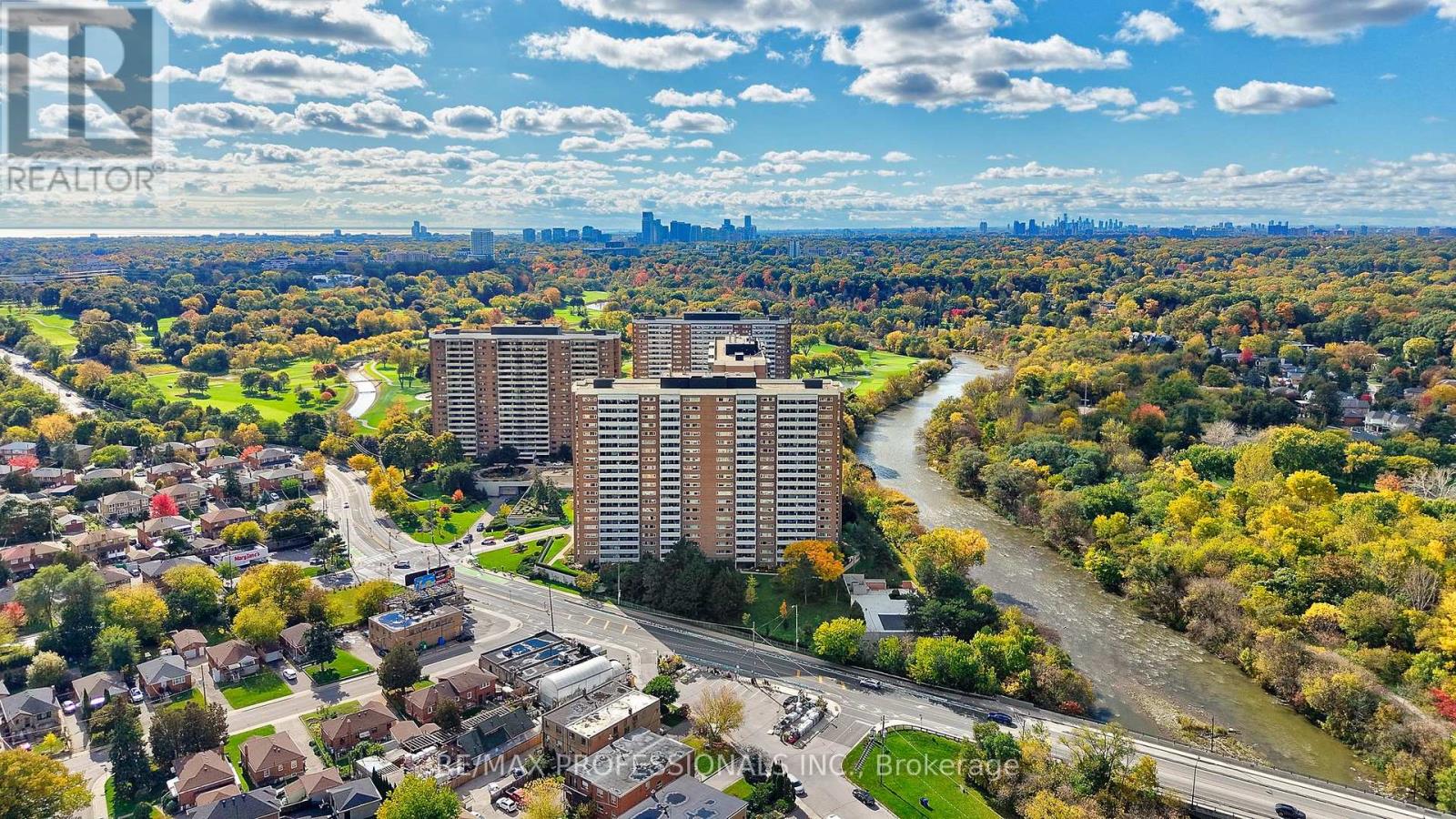1710 - 270 Scarlett Road, Toronto, Ontario  M6N 4X7 - Photo 3 - W12473597