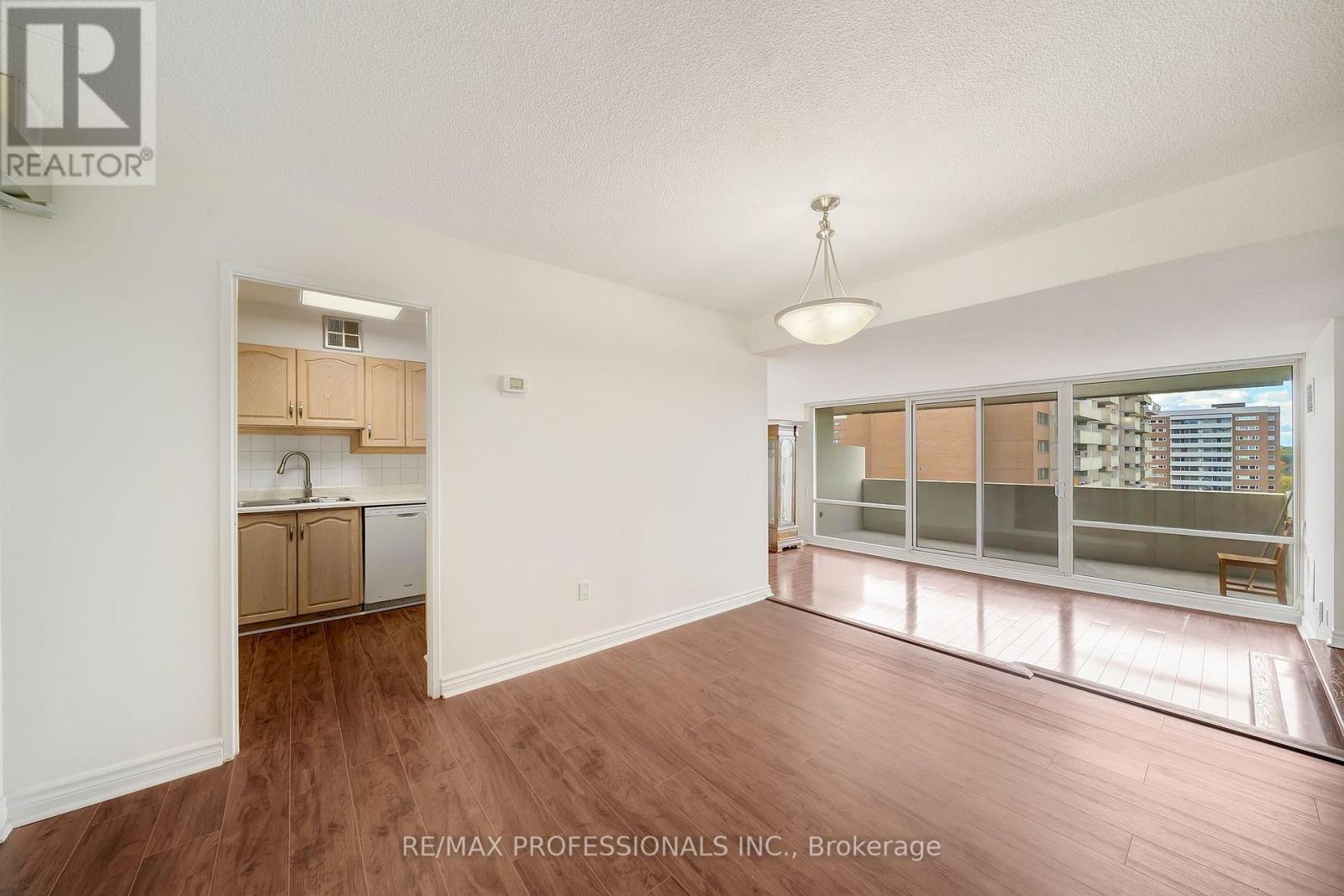 1710 - 270 Scarlett Road, Toronto, Ontario  M6N 4X7 - Photo 6 - W12473597