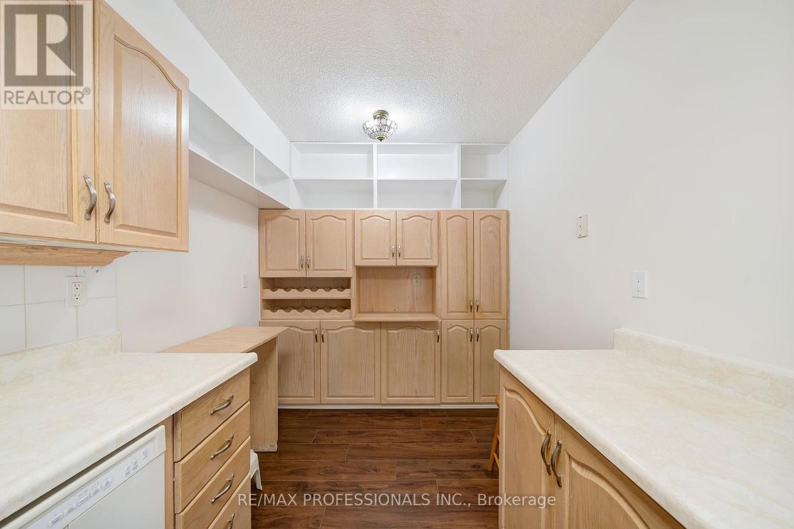 1710 - 270 Scarlett Road, Toronto, Ontario  M6N 4X7 - Photo 9 - W12473597