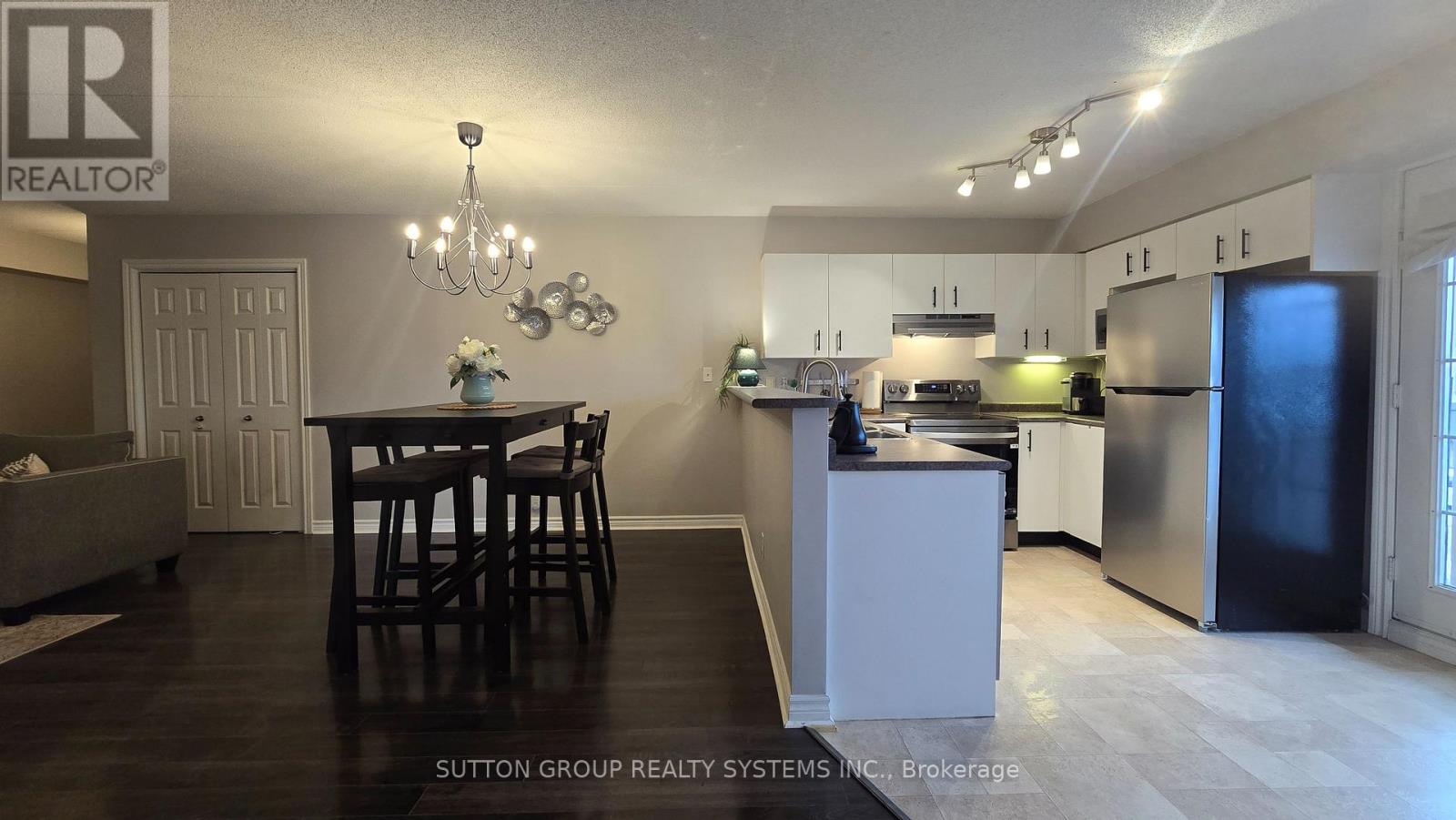 301 - 4005 Kilmer Drive, Burlington, Ontario  L7M 4M2 - Photo 10 - W12473611