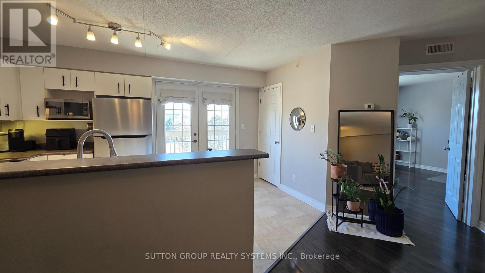 301 - 4005 Kilmer Drive, Burlington, Ontario  L7M 4M2 - Photo 12 - W12473611