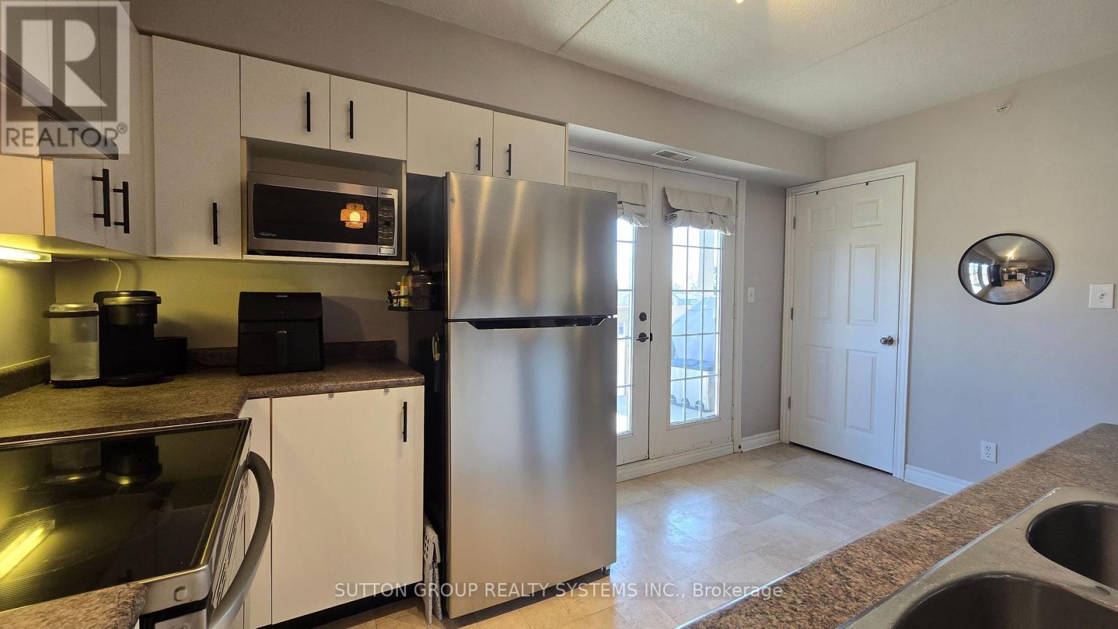 301 - 4005 Kilmer Drive, Burlington, Ontario  L7M 4M2 - Photo 18 - W12473611