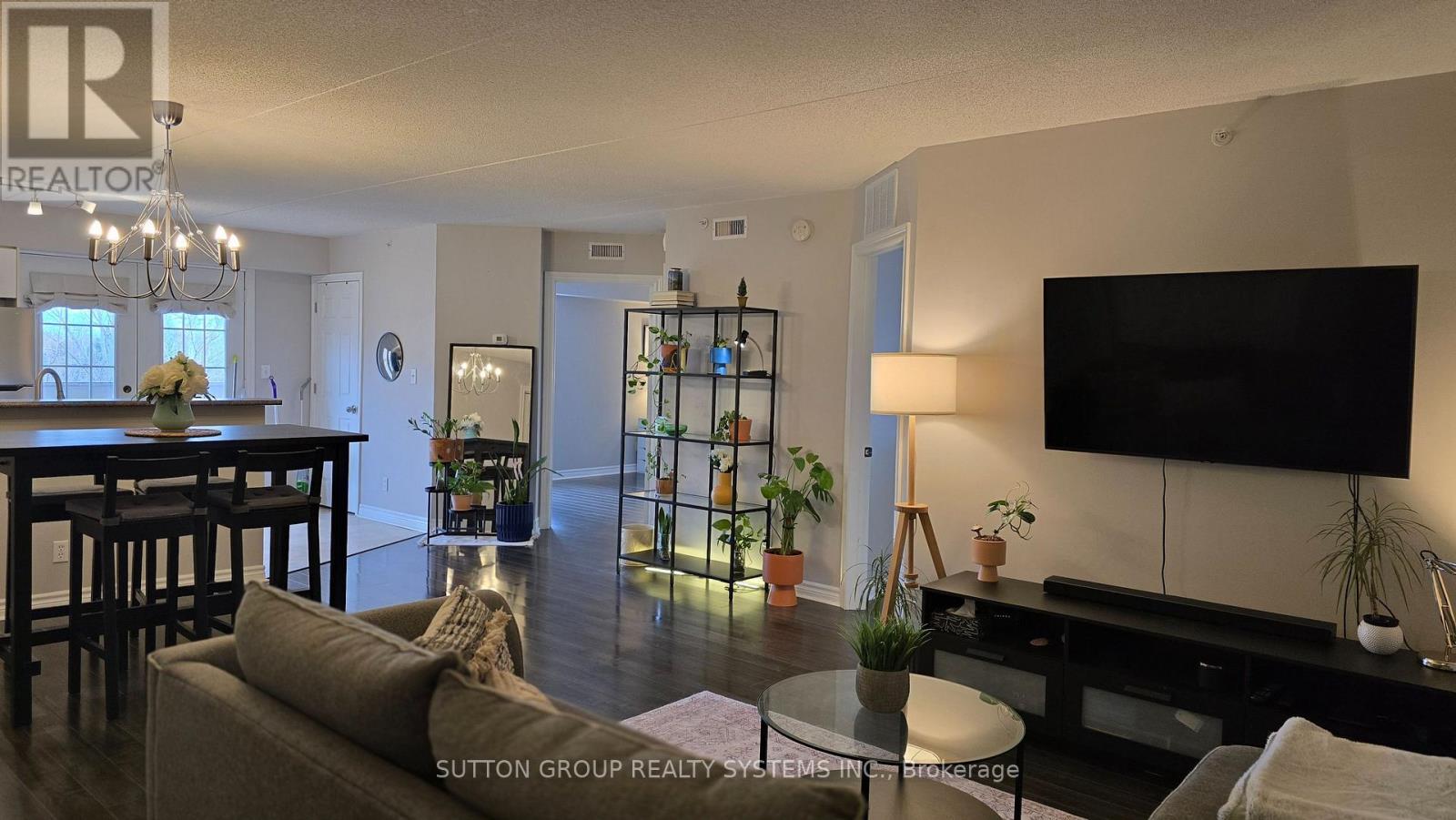 301 - 4005 Kilmer Drive, Burlington, Ontario  L7M 4M2 - Photo 2 - W12473611