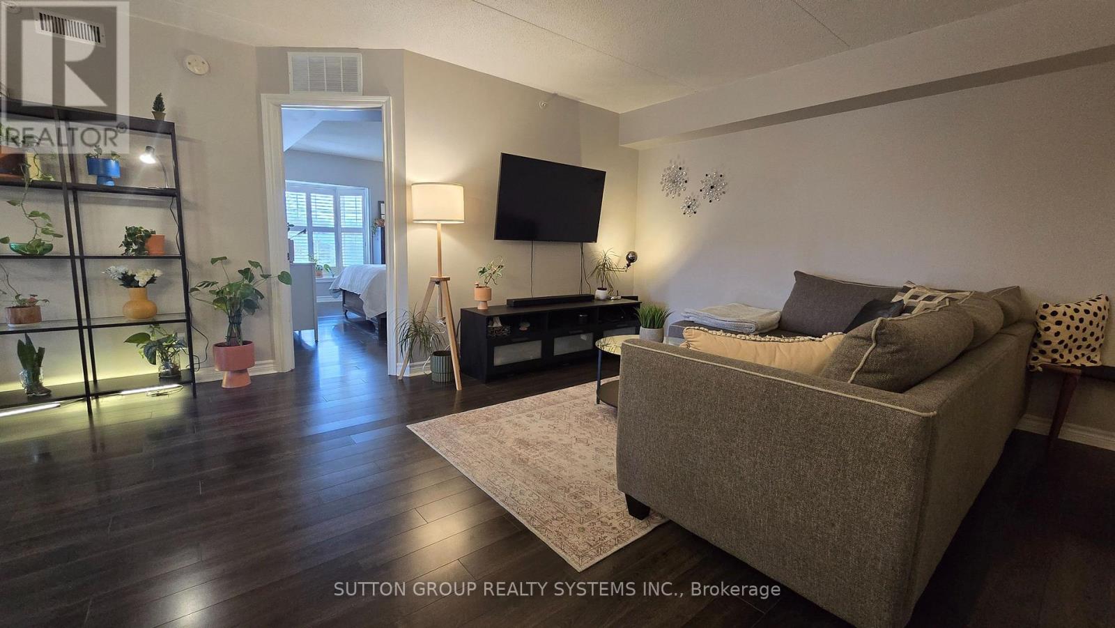 301 - 4005 Kilmer Drive, Burlington, Ontario  L7M 4M2 - Photo 4 - W12473611
