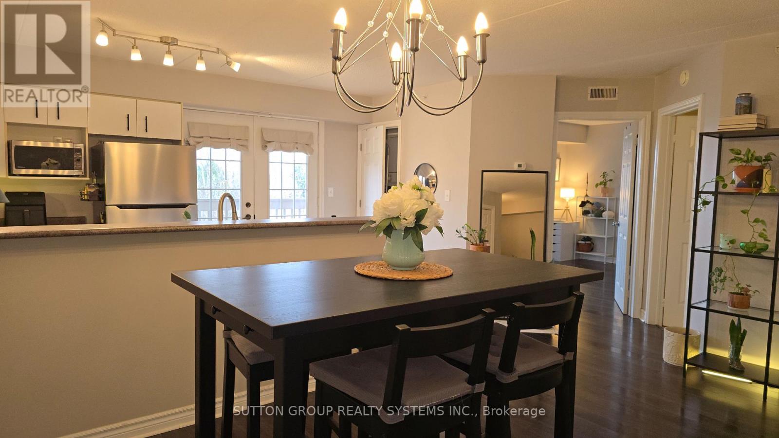 301 - 4005 Kilmer Drive, Burlington, Ontario  L7M 4M2 - Photo 8 - W12473611
