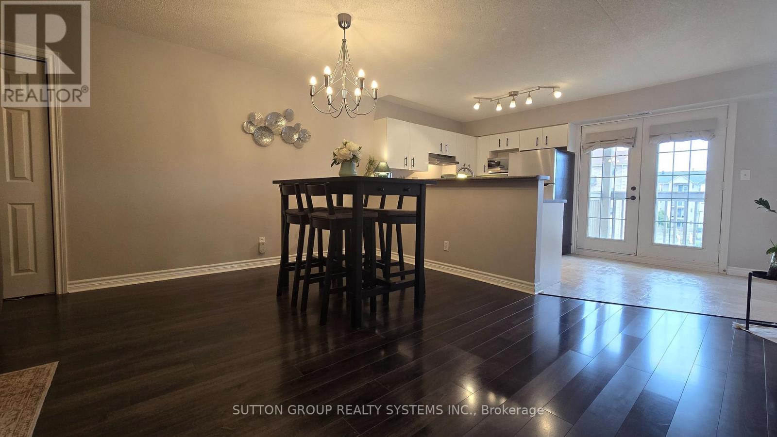 301 - 4005 Kilmer Drive, Burlington, Ontario  L7M 4M2 - Photo 9 - W12473611