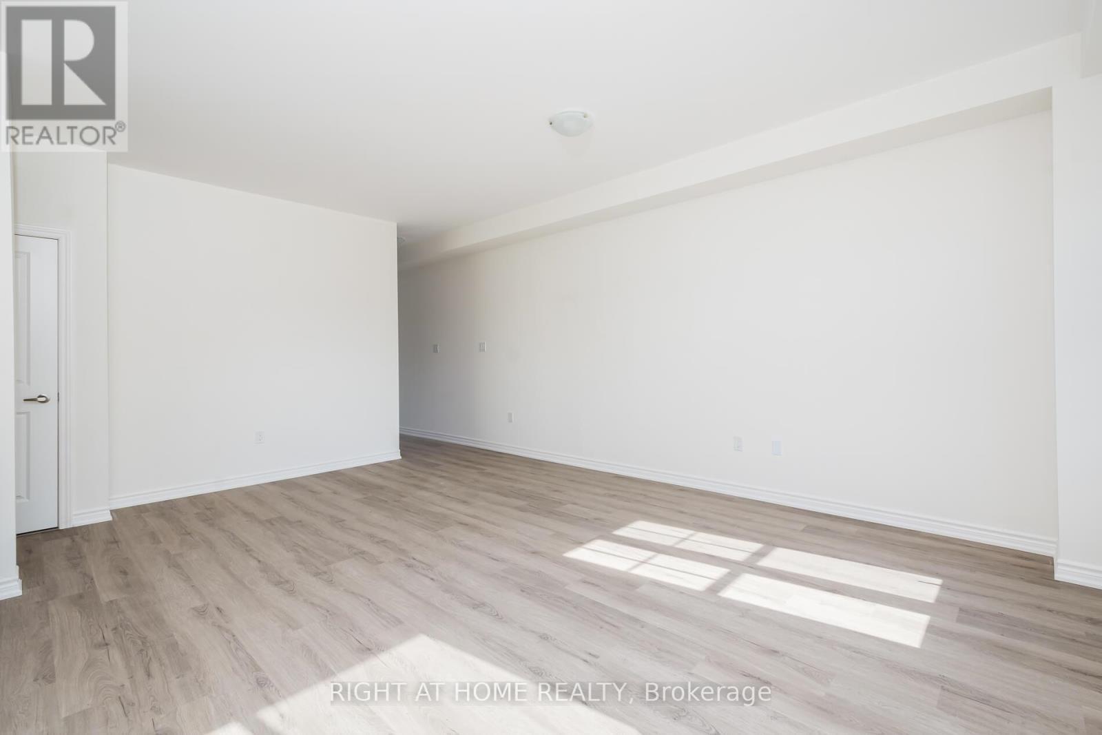 19 Ravenscraig Place, Innisfil (Cookstown), Ontario  L0L 1L0 - Photo 12 - N12473602