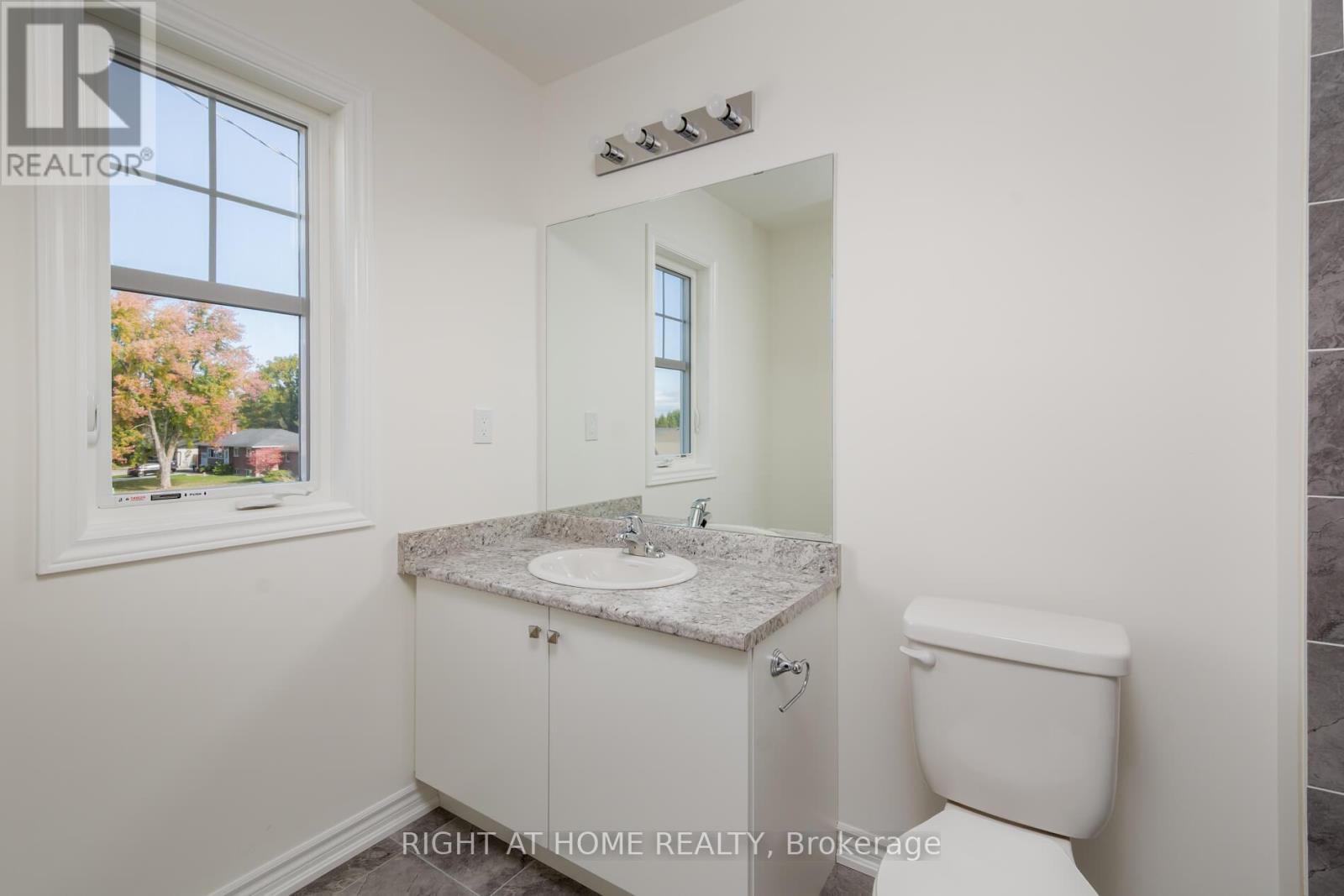 19 Ravenscraig Place, Innisfil (Cookstown), Ontario  L0L 1L0 - Photo 20 - N12473602