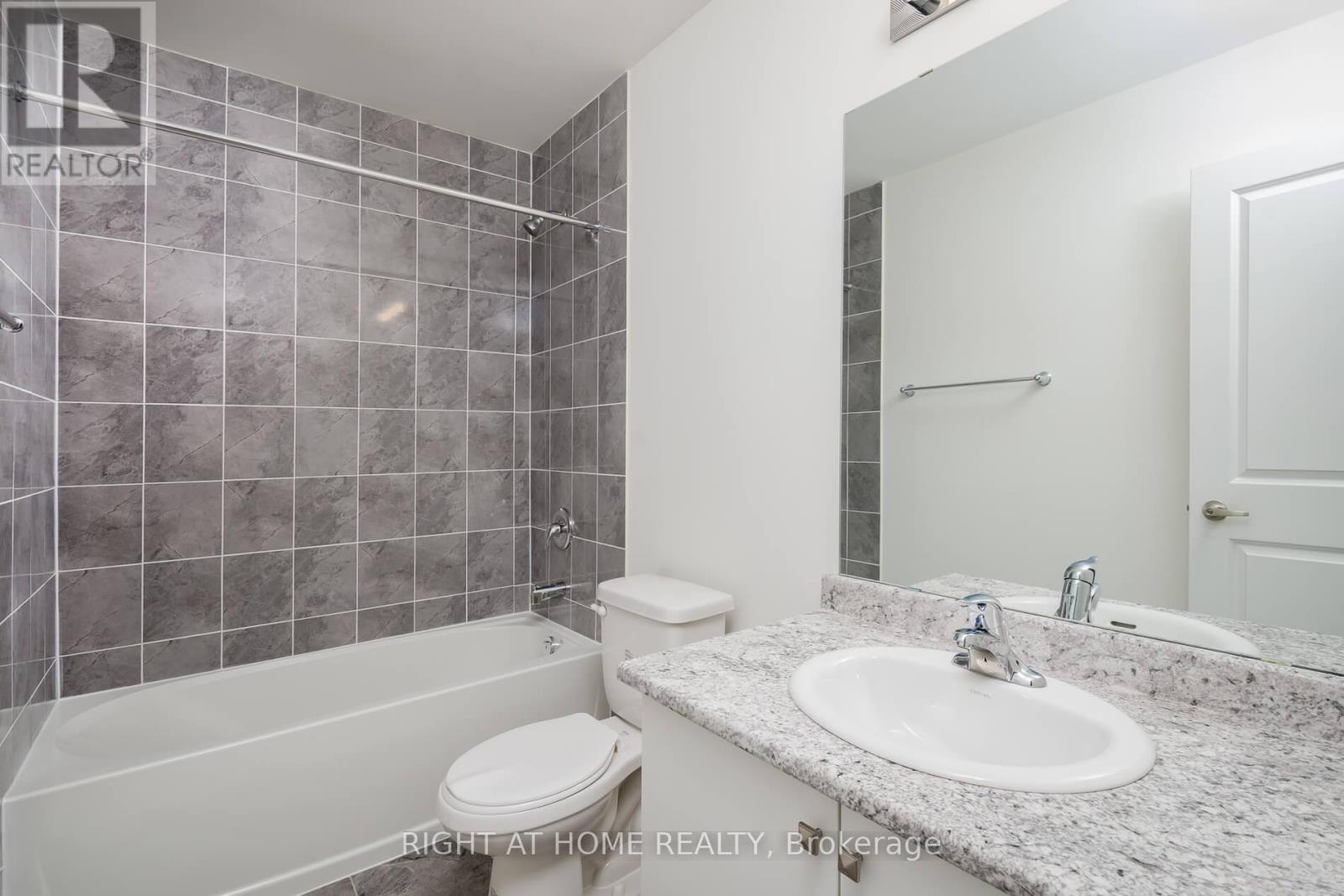 19 Ravenscraig Place, Innisfil (Cookstown), Ontario  L0L 1L0 - Photo 27 - N12473602