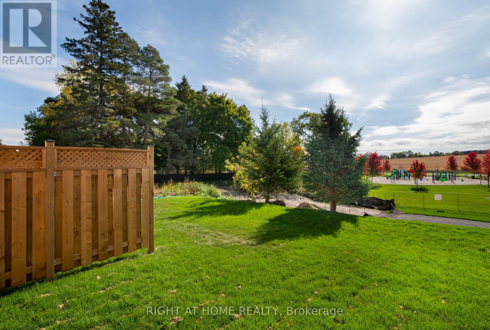 19 Ravenscraig Place, Innisfil (Cookstown), Ontario  L0L 1L0 - Photo 32 - N12473602