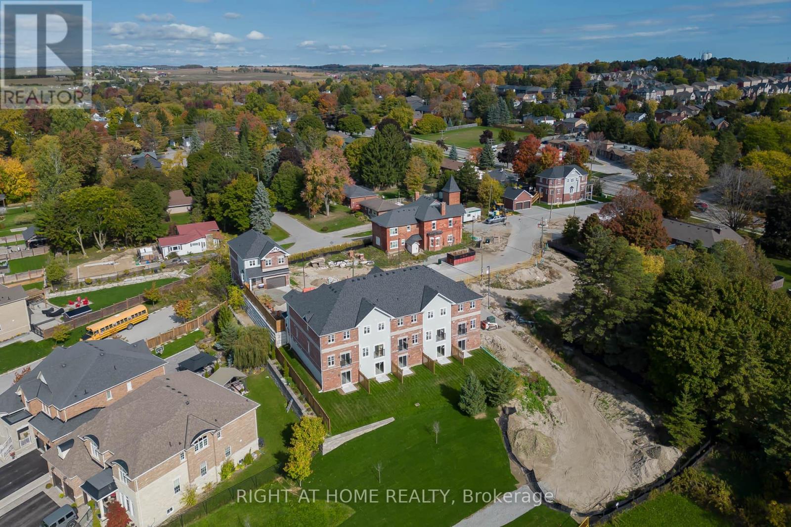 19 Ravenscraig Place, Innisfil (Cookstown), Ontario  L0L 1L0 - Photo 39 - N12473602