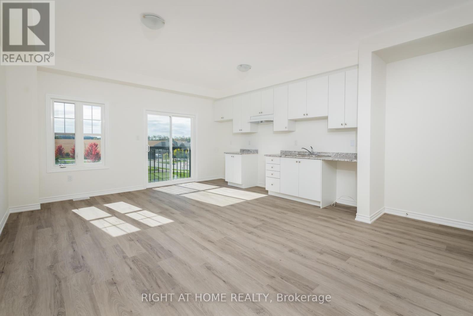 19 Ravenscraig Place, Innisfil (Cookstown), Ontario  L0L 1L0 - Photo 5 - N12473602