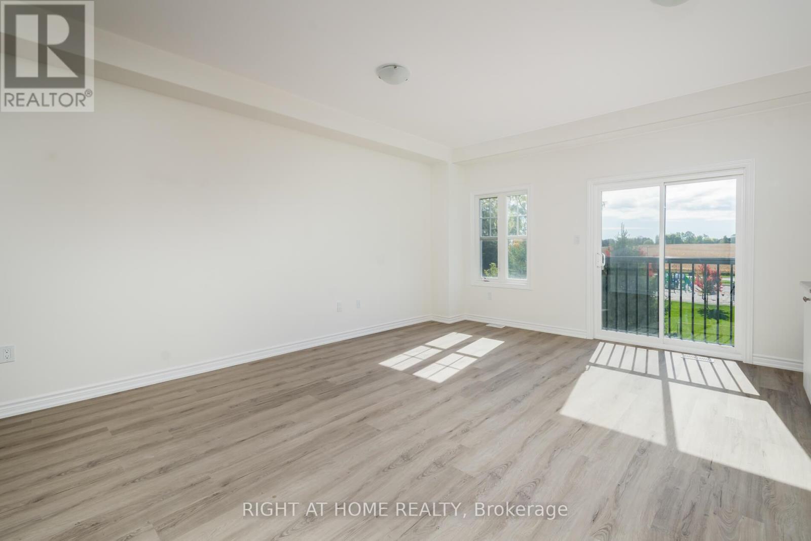 19 Ravenscraig Place, Innisfil (Cookstown), Ontario  L0L 1L0 - Photo 6 - N12473602