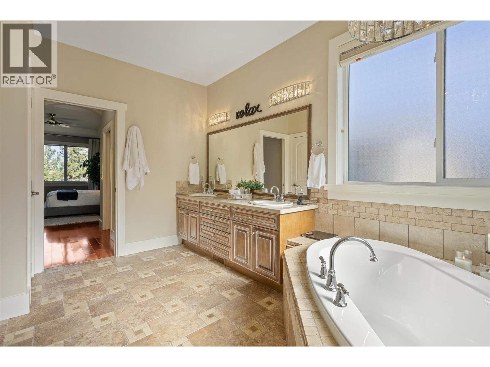 1012 Arbor View Drive, Kelowna, British Columbia  V1W 5A1 - Photo 36 - 10366021