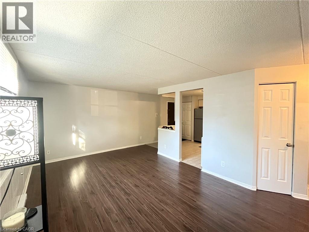 331 Northlake Drive Unit# 2, Waterloo, Ontario  N2V 1Z1 - Photo 4 - 40777453