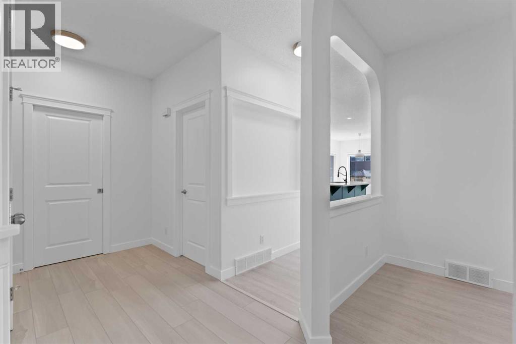 363 Evanspark Gardens Nw, Calgary, Alberta  T3P 0E2 - Photo 5 - A2260554