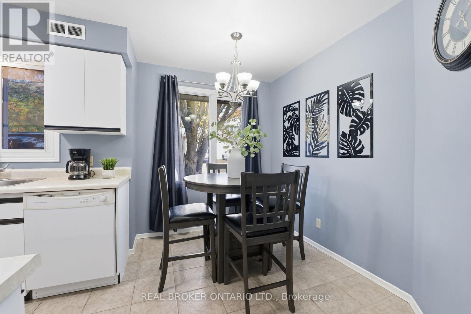 6 - 445 Kingscourt Drive, Waterloo, Ontario  N2K 3R4 - Photo 10 - X12473560