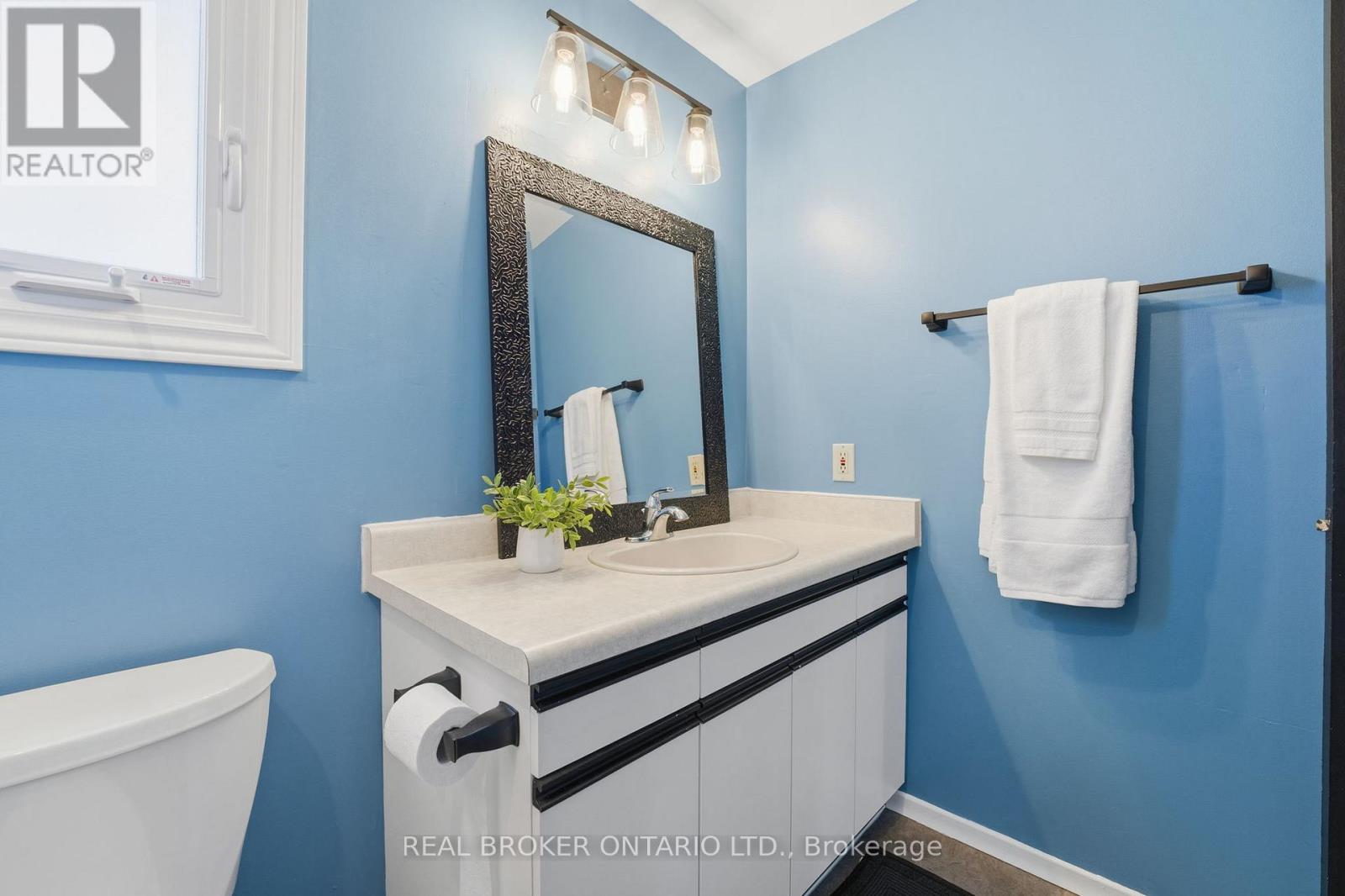 6 - 445 Kingscourt Drive, Waterloo, Ontario  N2K 3R4 - Photo 14 - X12473560