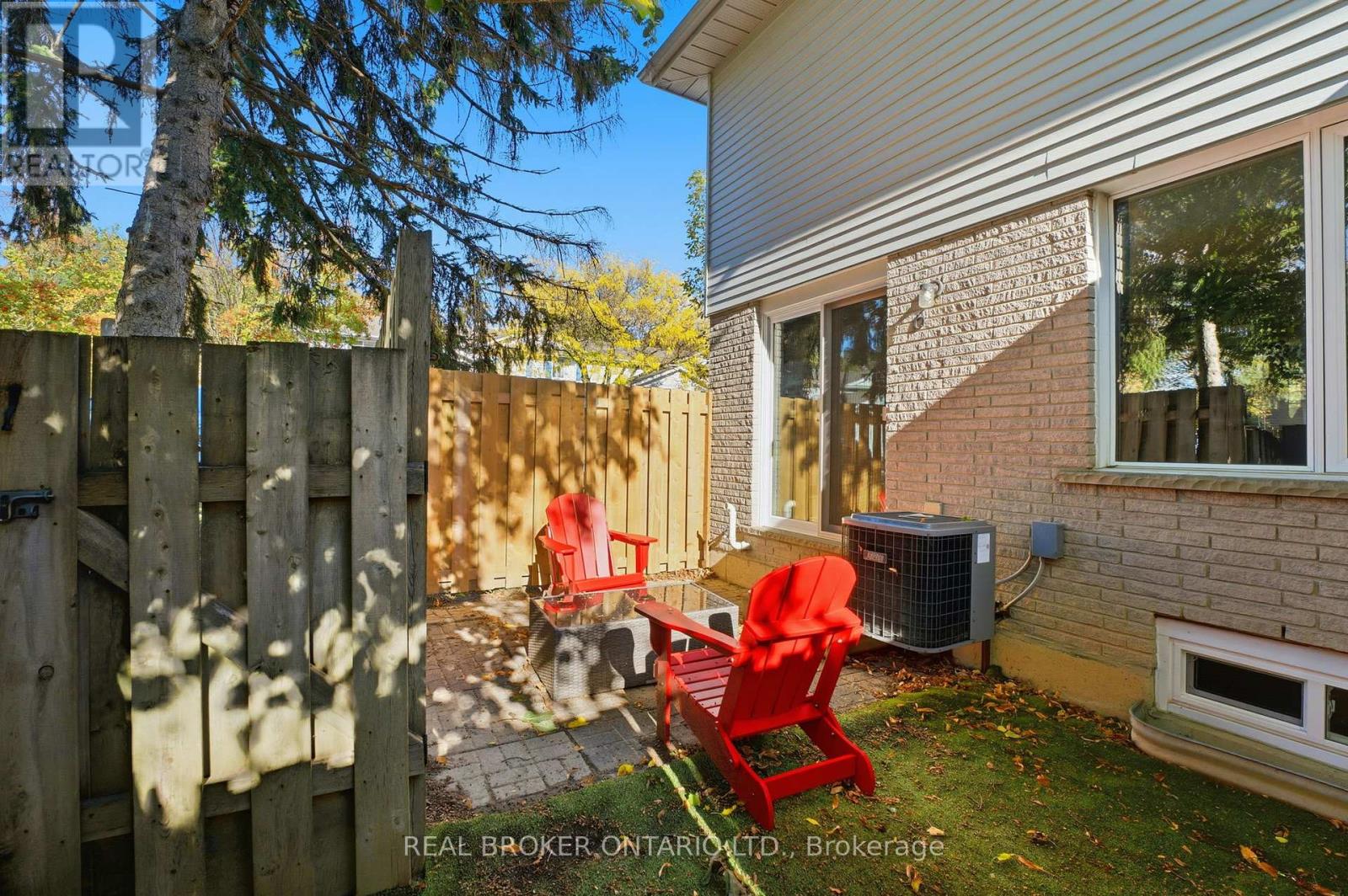 6 - 445 Kingscourt Drive, Waterloo, Ontario  N2K 3R4 - Photo 16 - X12473560